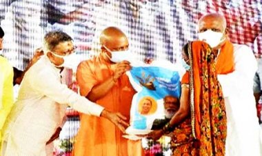 राशन वितरण में UP ने बनाया रिकॉर्ड, एक दिन में 3 करोड़ 37 लाख को मिला मुफ्त राशन