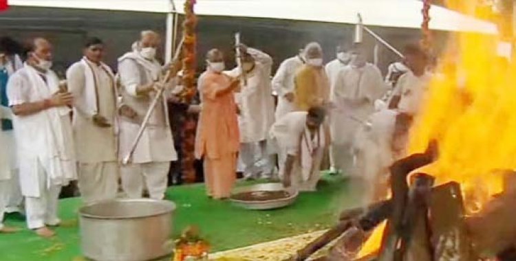 पंचतत्व में विलीन हुए कल्याण सिंह : बेटे राजवीर सिंह ने दी मुखाग्नि, CM योगी समेत BJP के बड़े नेता भी अंतिम संस्कार में हुए शामिल
