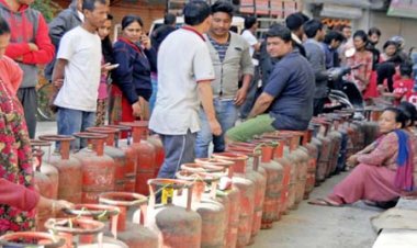 LPG cylinder became costlier by Rs 25 : लखनऊ में 14.2 KG वाला सिलेंडर अब 922.50 रुपए में मिलेगा, 15 दिन में 50 रुपए बढ़े दाम, कमर्शियल में भी 75 रुपए का इजाफा