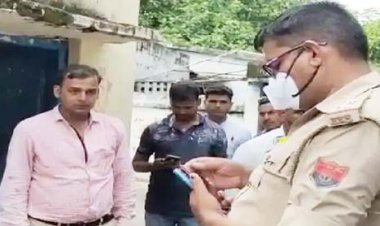 VDO पर थूकने वाला गिरफ्तार : फर्जी डेथ सर्टिफिकेट न बनाने पर की थी पिटाई, तमंचा सटाकर जान से मारने की दी थी धमकी