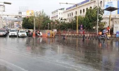 उत्तर प्रदेश के 23 जिलों में आज भारी बारिश का अलर्ट : लखनऊ में गरज-चमक के साथ हुई तेज बारिश, चक्रवाती हवाओं के असर से अगले 48 घंटे रहेगा मौसम में बदलाव