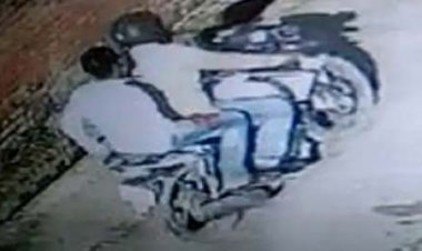 लखनऊ : दो बाइक सवारों ने शिक्षिका को धक्का देकर चेन लूट ली, सभी आरोपी CCTV में कैद, पुलिस जांच में जुटी