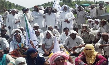 नोएडा प्राधिकरण के खिलाफ विरोध प्रदर्शन करने पर 1000 से अधिक लोगों पर FIR दर्ज, 20 से ज्यादा किसान नेता भी नामजद