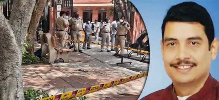 घोसी रेप केस की इन्वेस्टिगेशन रिपोर्ट प्रशासन को सौंपी गई : सांसद अतुल राय आरोपी, घोसी रेप केस में पीड़िता के आत्मदाह मामले की जांच पूरी