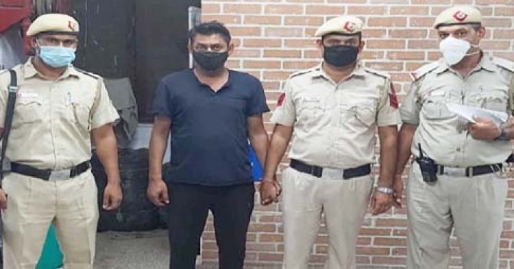 दिल्ली : 400 से ज्यादा लोगों से पूछताछ, 150 सीसीटीवी कैमरों की जांच के बाद गिरफ्त में आया मां की हत्या का आरोपी बेटा