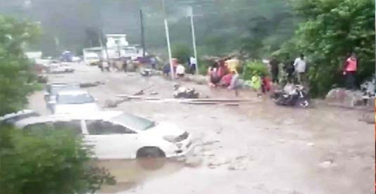 ऋषिकेश-बदरीनाथ हाईवे बंद : चमोली में बादल फटने से बाढ़ की चपेट में आए BRO के मजदूर