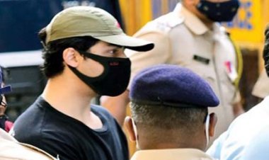 क्रूज ड्रग्स केस : नारकोटिक्स कंट्रोल ब्यूरो के हत्थे चढ़े आर्यन खान की पूरी रात NCB लॉकअप में गुजरी, शाहरुख से बात करने के दौरान लगातार रोते रहे आर्यन