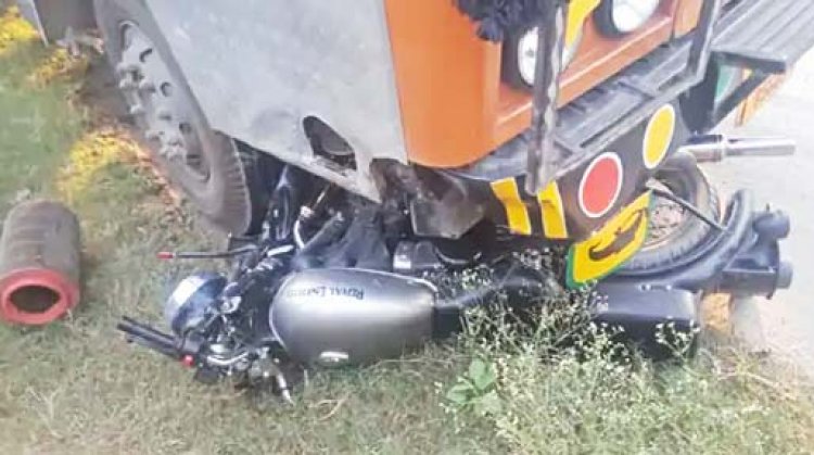 लखनऊ :  ट्रक ने दो युवकों को मारी टक्कर, हुई मौत, लोगों ने ट्रक को पकड़कर पुलिस को सौंपा, ड्राइवर और खलासी की तलाश
