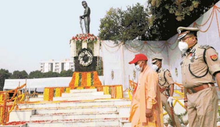 उत्तर प्रदेश पुलिस का आहार भत्ता 25% बढ़ा : सिपाहियों को महीने में मिलेगा 2 हजार का मोबाइल खर्च, CM ने स्मृति दिवस पर किया ऐलान