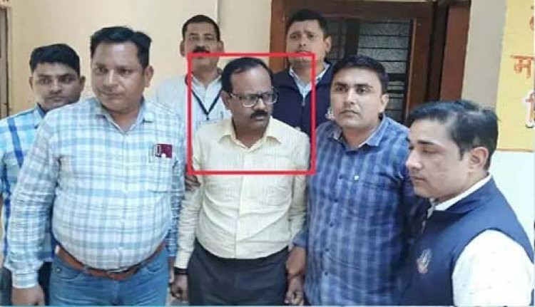 मेरठ में 2 लाख की रिश्वत लेते बिजली इंजीनियर गिरफ्तार:रैपिड रेल प्रोजेक्ट में लाइन शिफ्टिंग का रूट मैप हैंडओवर के नाम पर ली थी घूस