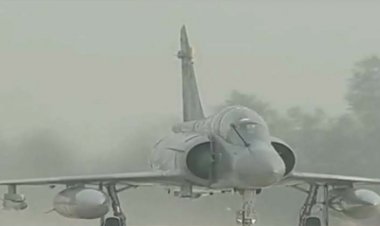 टच एंड गो ऑपरेशन : पूर्वांचल एक्सप्रेस-वे पर शानदार एयरशो दिखाया गया जिसमें पाकिस्तान में घुसकर तबाही मचाने वाले वाले विमान शानदार करतब दिखाते हुए नजर आए