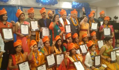 कैंसर स्पेशलिस्ट डॉ नफीस का हुआ सम्मान : आधा दर्जन चिकित्सको को मिला रानी लक्ष्मीबाई गौरव सम्मान, स्वयंसेवी संस्था ने किया सम्मान समारोह का आयोजन