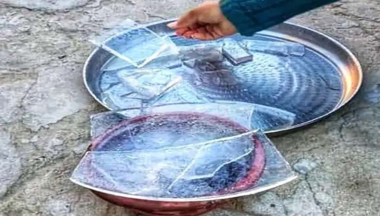 राजस्थान के 4 जिलों में पारा माइनस में पहुंचा : पाइप से बर्फ के टुकड़े निकले; चिड़ियों के लिए रखा पानी भी जमा