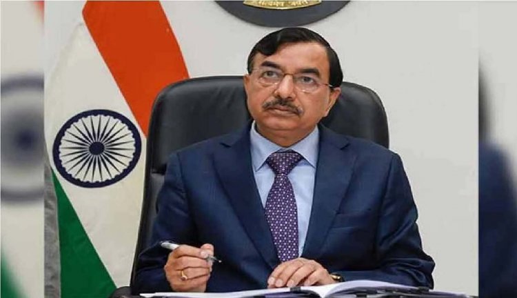 Election Commission of India : चुनाव आयोग का बड़ा फैसला, पोलिंग बूथ तक न जा पाने वाले 80 साल से ज्यादा उम्र के बुजुर्ग भी डाल सकेंगे वोट, घर पहुंचेगी EC की टीम