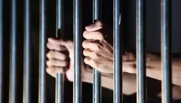 उन्नाव में पेट्रोल कर्मी के खाते में आए 76.20 लाख रुपये : तो खरीद डाली महंगी कार और बाइक; पति-पत्नी पहुंचे जेल