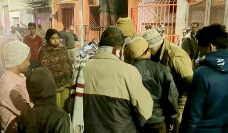 प्रयागराज में दहशत फैलाने को निलंबित सिपाही ने की थी हवाई फायरिंग, चौकी प्रभारी समेत 3 निलंबित,  BJP विधायक के रिश्तेदार की मौत