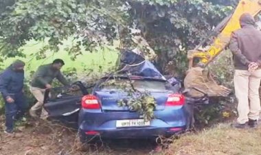 घाटमपुर में भीषड़ कार हादसा : तेज गति से थी कार पेड़ से टकराई, चचेरे भाई समेत तीन की मौत