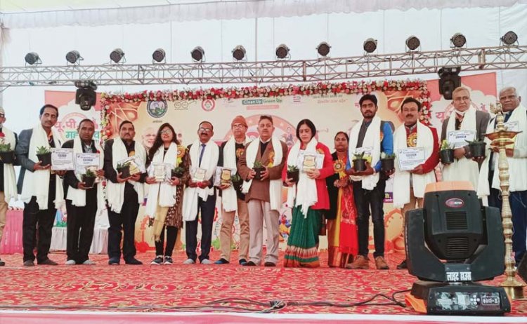 जल जीवन है जीवन जल है, बिन जल के जीना मुश्किल है : यूपी महोत्सव में नीला जहान फाउण्डेशन ने किया एवं प्रकृति-काव्य-पाठ का आयोजन