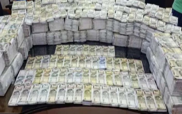 दिल्ली में नकली नोटों के इंटरनेशनल रैकेट का भंडाफोड़, 2.98 लाख के नकली नोट के साथ 1 आरोपी गिरफ्तार