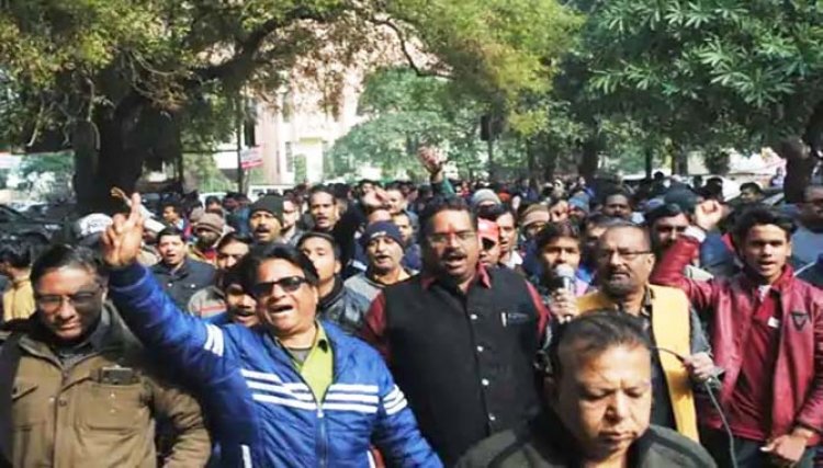 आगरा में व्यापारियों ने दी बड़ी चेतावनी : नहीं खुलने देंगे BJP का कार्यालय, भाजपा सांसद, विधायक से व्यापारी नाराज