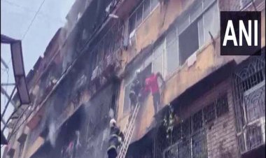 मुंबई के विट्ठल निवास में लगी आग : मौके पर पहुंची फायर ब्रिगेड की टीम, घटना में किसी के हताहत होने की सूचना नहीं
