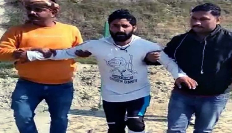 जहरीली शराब में वांछित 50 हजार का इनामी गिरफ्तार : पूर्वांचल एक्सप्रेस-वे पर हुई मुठभेड़, गिरफ्तार नईम की पुलिस को थी तलाश