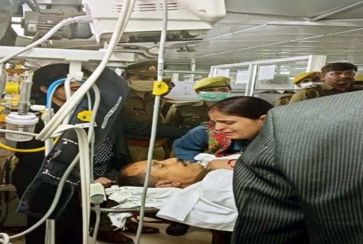 लखनऊ : सड़क हादसे में सैरपुर इंस्पेक्टर की मौत, ट्रक ने कार में मारी टक्कर