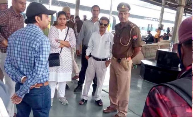 कानपुर: कालिंदी एक्सप्रेस पर छापा, 142 नग माल पकड़ा, बगैर बिल का था माल, लाखों की कर चोरी की आशंका