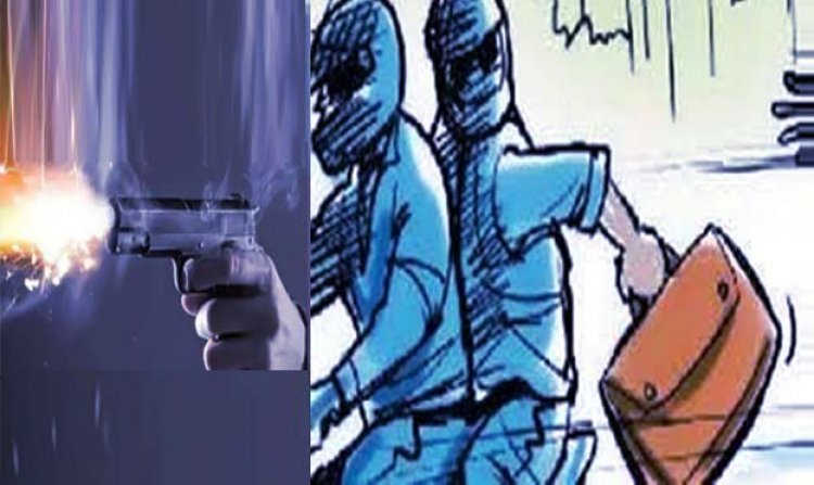 यूपी के सीतापुर में दिन दहाड़े सर्राफा व्यवसाई को सटाया तमंचा : लाखों रुपए भरा बैग छीन ले गए बदमाश