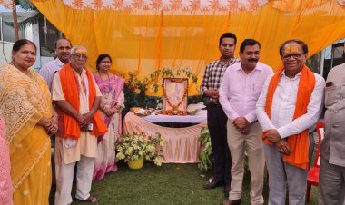 परशुराम जयंती पर चेतना डेंटल में हुआ विशाल भंडारा : बड़ी संख्या में मलिन बस्तियों के बच्चों व महिलाओं ने की भागीदारी