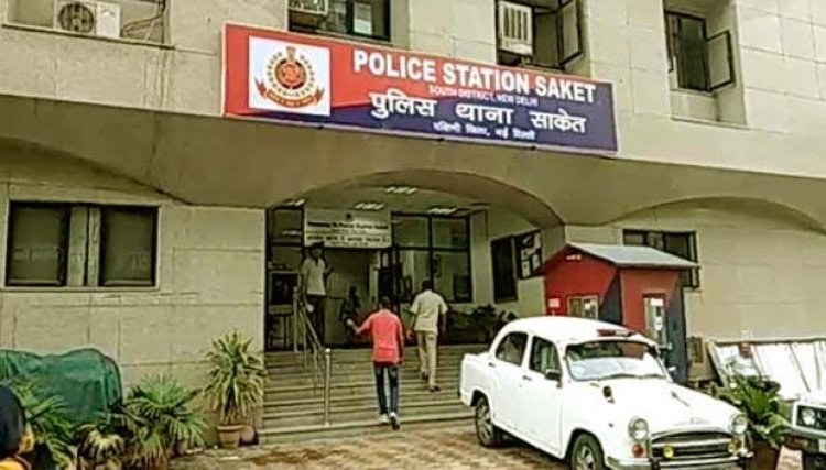 दिल्ली स्थित साकेत कोर्ट के जज की पत्नी ने रिश्तेदार के घर पर की आत्महत्या, शव के पास मिले तीन सुसाइड नोट