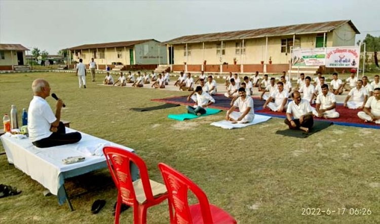 एस. एस. बी. 50वीं वाहनी जिला मुख्यालय में योग कार्यक्रम सम्पन्न कराया गया