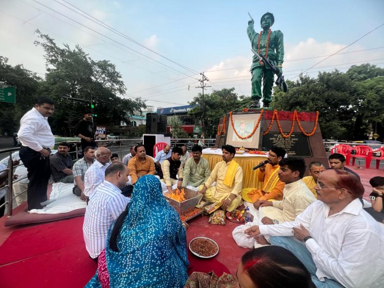 कैप्टन मनोज के जीवन से प्रेरणा लें युवा - पवन मिश्रा