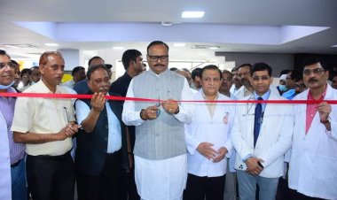 उपमुख्यमंत्री  ब्रजेश पाठक ने बलरामपुर हॉस्पिटल में निःशुल्क स्वास्थ्य शिविर का किया  उद्घाटन