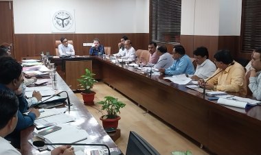 प्रमुख सचिव नगर विकास ने प्रदेश के सभी नगर निगमों के जलकल एवं राजस्व से संबंधित अधिकारियों के साथ की विभागीय समीक्षा बैठक