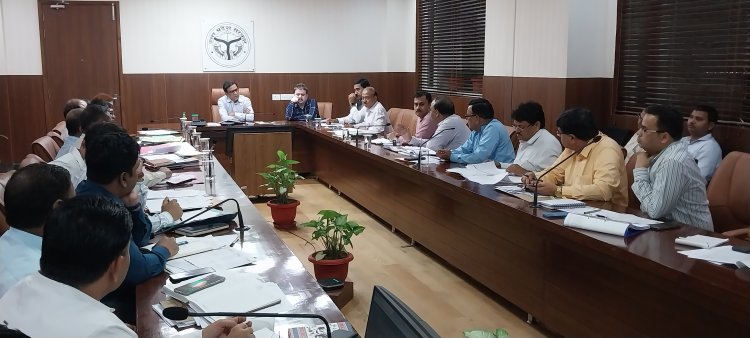 प्रमुख सचिव नगर विकास ने प्रदेश के सभी नगर निगमों के जलकल एवं राजस्व से संबंधित अधिकारियों के साथ की विभागीय समीक्षा बैठक