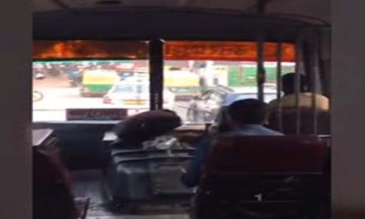 कानपुर से लखनऊ बस से आ रहीं दो लड़कियां लापता, परिजनों ने थाना घेरकर किया हंगामा