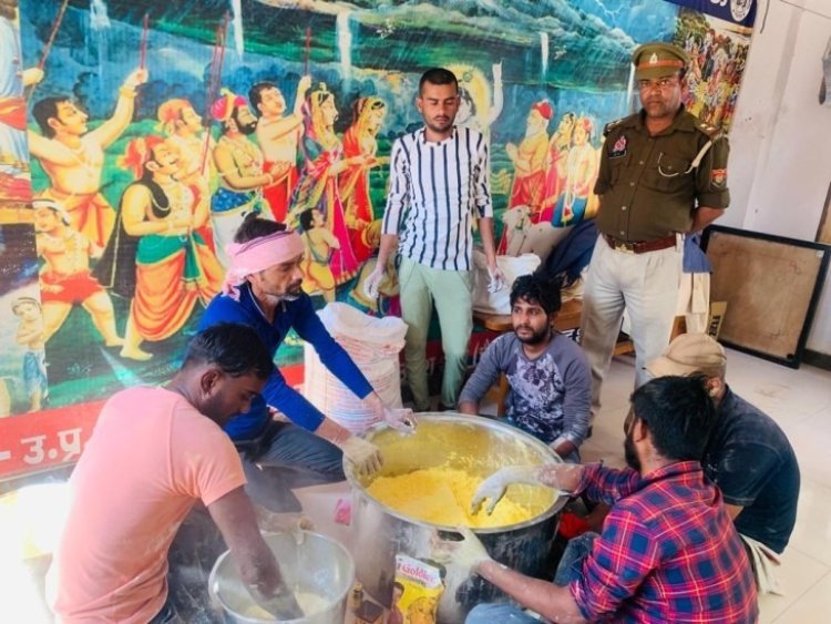 मथुरा जेल के 6 कैदियों ने मिलकर तैयार किया गुलाल : जेल में निरुद्ध कैदी होली के लिए बना रहे हर्बल गुलाल