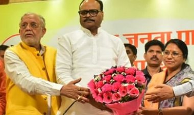 Nikay Chunav: सपा छोड़कर भाजपा में शामिल होने के साढ़े चार घंटे बाद ही अर्चना को भाजपा ने मेयर प्रत्याशी बनाया