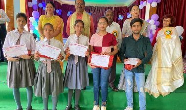 लखनऊ :  सर्वांगीण विकास पब्लिक कॉलेज में बोर्ड परीक्षा 2023में मेधावी छात्र छात्रा का सम्मान समारोह आयोजित किया गया