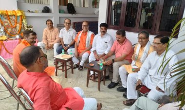लखनऊ :  A 960 सेक्टर-आई,   प्राचीन काबर कुआँ मंदिर, आशियाना  में बड़े मंगल पर बजरंगबली का भंडारा संपन्न हुआ