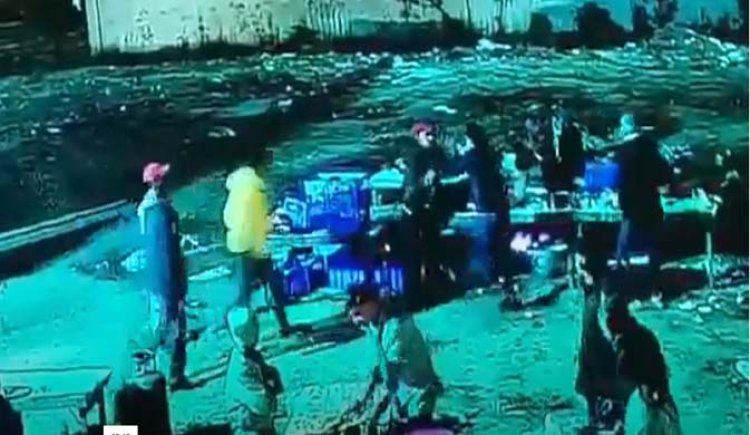 दिल्ली क्राइम : मामूली विवाद में झगड़े के दौरान युवक ने पड़ोसी के पेट में घोंप दिया चाकू, हुई मौत
