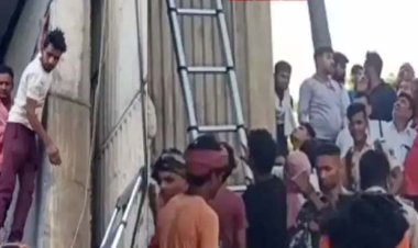 बिहार के रोहतास में सोन नदी पर बने पुल के पिलर  में 24 घंटे से पुल के पिलर में फंसा है बच्चा, SDRF की टीम रेस्क्यू ऑपरेशन में लगी