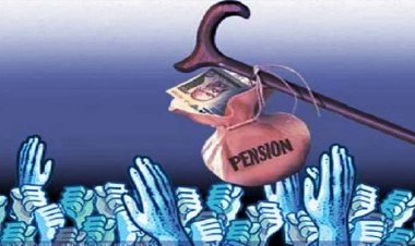 व्यथित होती सरकारें और मजबूत होती बुढ़ापे की लाठी
