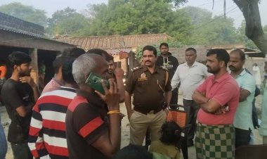 अयोध्या में कलयुगी बेटे ने अपने माता-पिता को फावड़े से काट डाला, पत्नी से झगड़े के बाद था आग बबूला