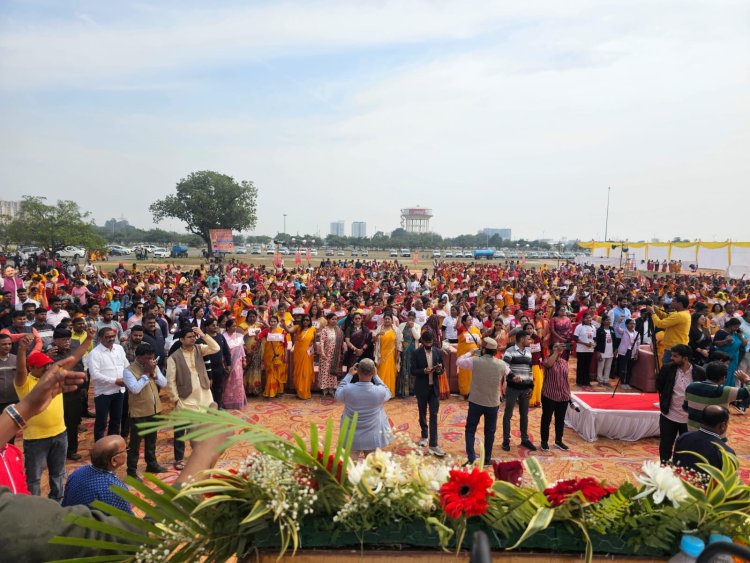 सरोजनीनगर: साड़ी युक्त महिला सेमी क्वार्टर मैराथन दौड़ एवं सद्भाव भोज कार्यक्रम, नारी शक्ति ने दिखाया दम - हम नही किसी से कम