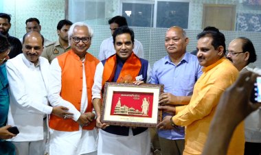 राजधानी के वरिष्ठ अधिवक्ताओं ने ठाकुरगंज में चाय पर चर्चा के दौरान नोएडा विधायक पंकज सिंह का किया भव्य स्वागत