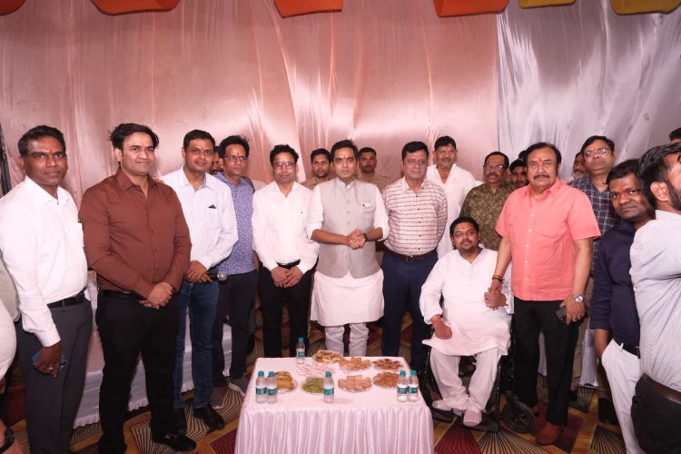 अवध चैंबर्स ऑफ़ कॉमर्स एन्ड इंडस्ट्री के कार्यक्रम में शहर के उद्योगबंधुओं से मिले विधायक पंकज सिंह