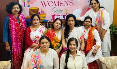 "फूलों की होली संग मना महिला दिवस, इण्डियन हेल्पलाइन सोसाइटी ने दिया सशक्तिकरण का संदेश!"