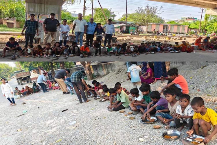 मानवता की थाली से बंटा प्रेम – बृज की रसोई में जरूरतमंदों के बीच पहुँचा स्नेह